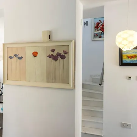 Narcissos Seaside 16 فيلة